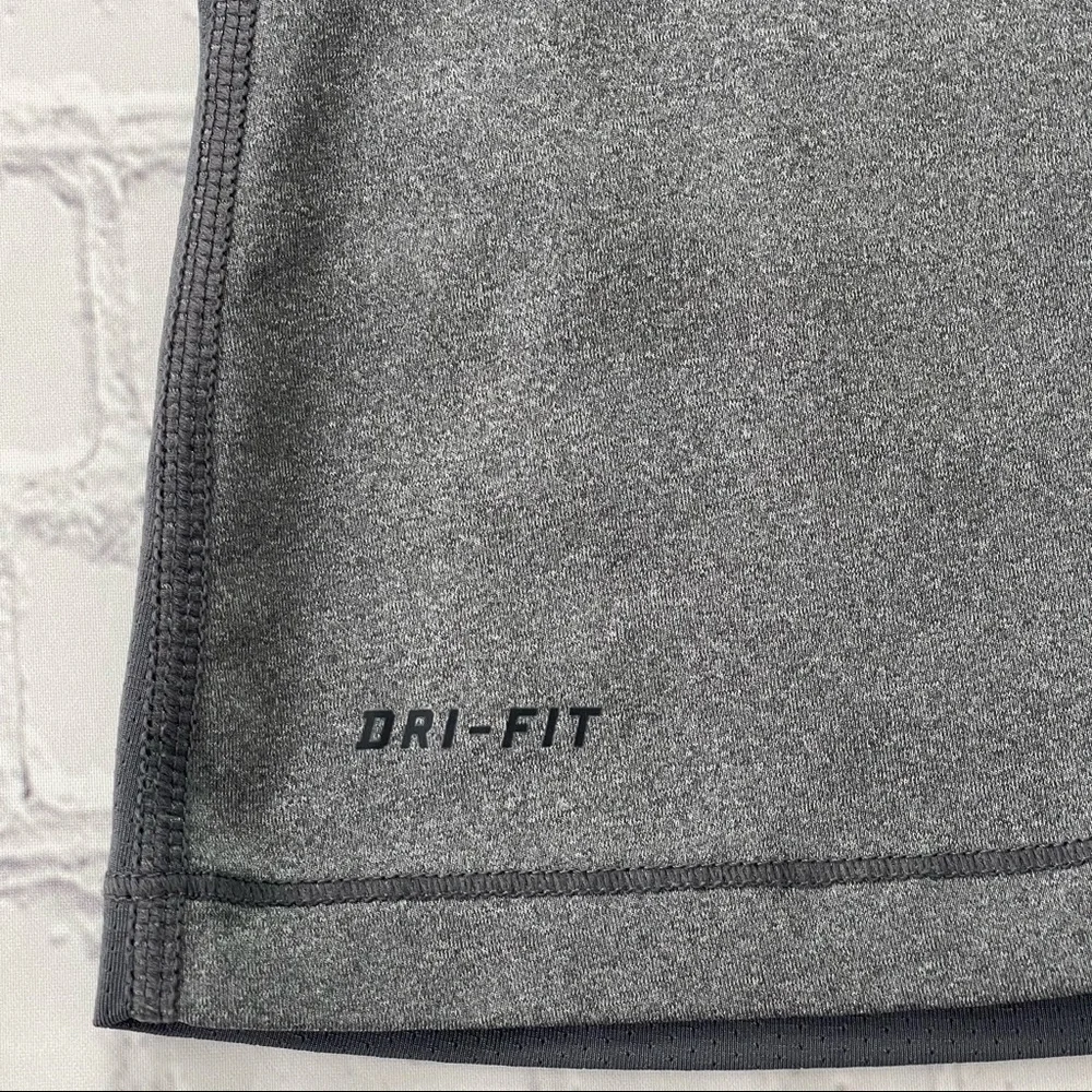 ✅ Nike Pro Woman’s Dri Fit Gray Workojt Tee shirt size M